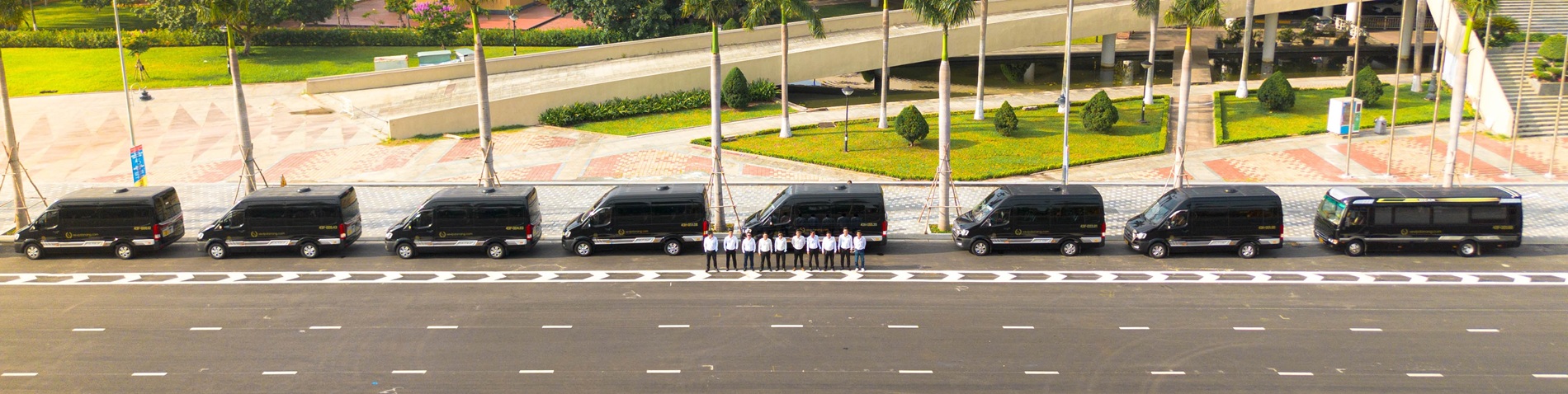 Thuê xe Limousine 9 chỗ đến 29 chỗ Đà Nẵng responsive slider